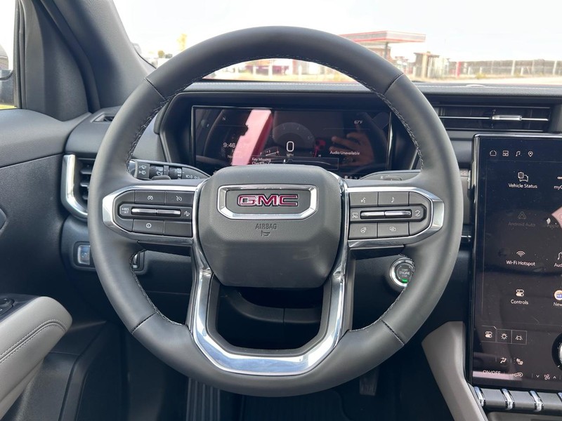 GMC Terrain Vehicle Full-screen Gallery Image 9