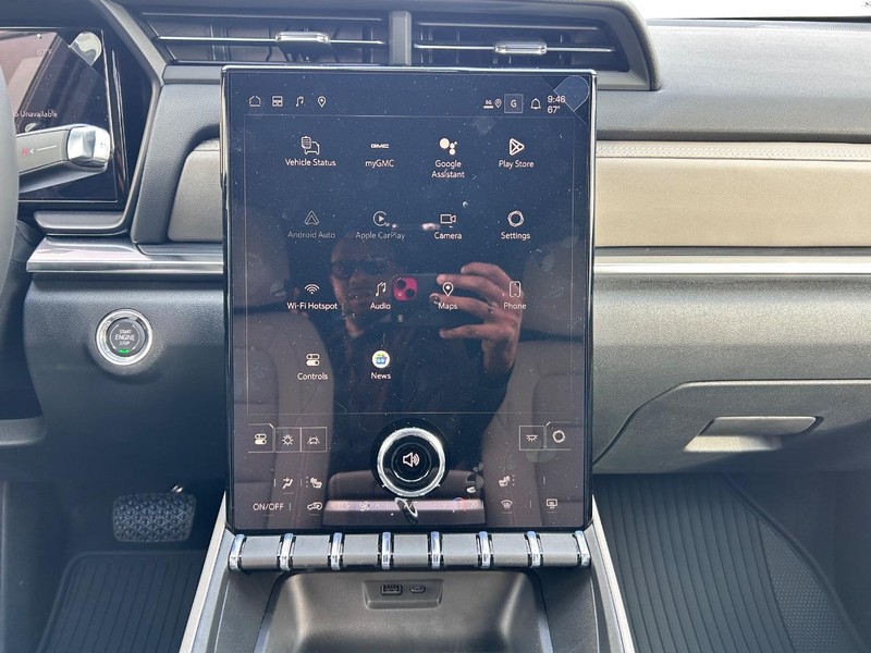 GMC Terrain Vehicle Full-screen Gallery Image 13