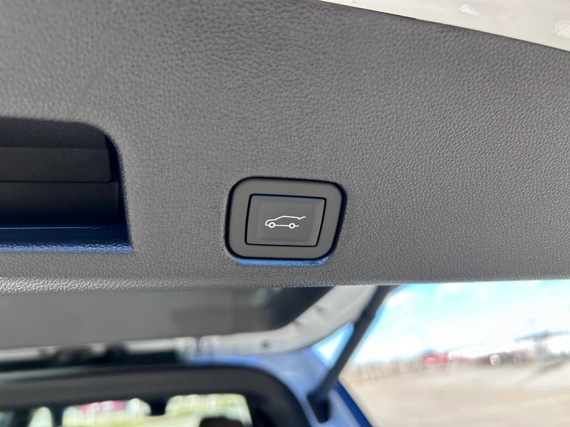 Buick Enclave Vehicle Full-screen Gallery Image 6