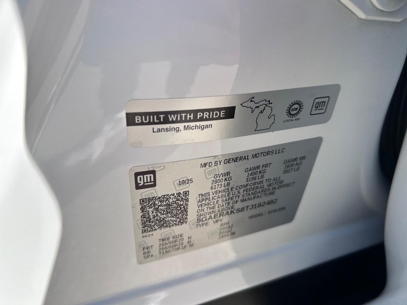 Buick Enclave Vehicle Full-screen Gallery Image 24