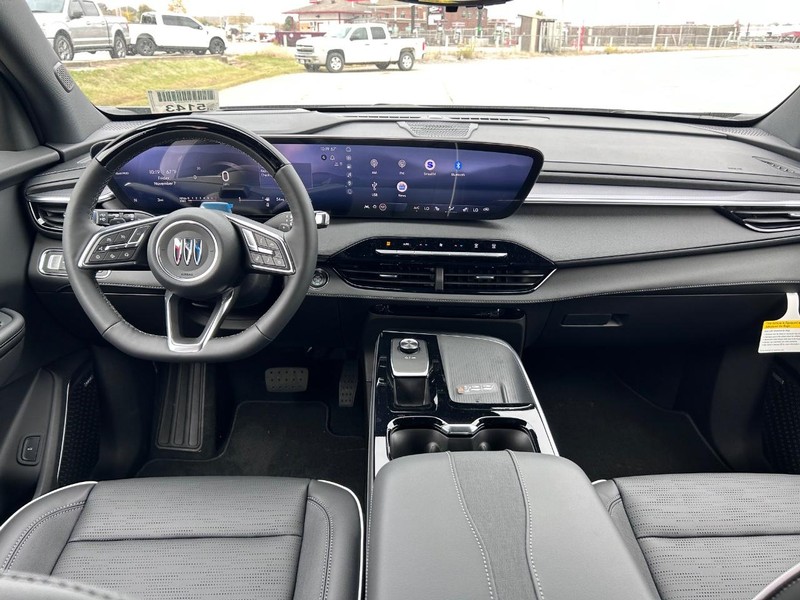 Buick Enclave Vehicle Full-screen Gallery Image 11