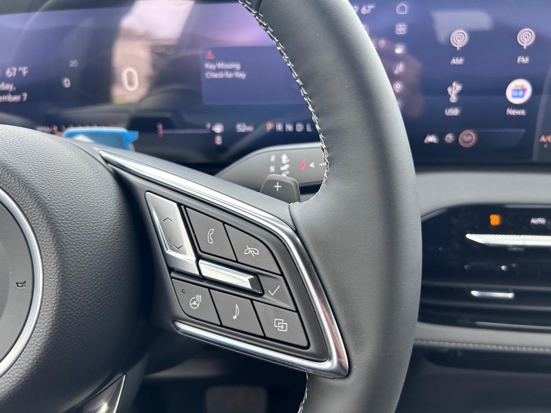 Buick Enclave Vehicle Full-screen Gallery Image 14