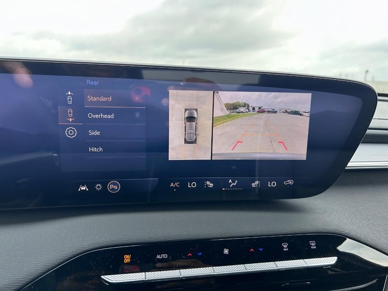 Buick Enclave Vehicle Full-screen Gallery Image 21