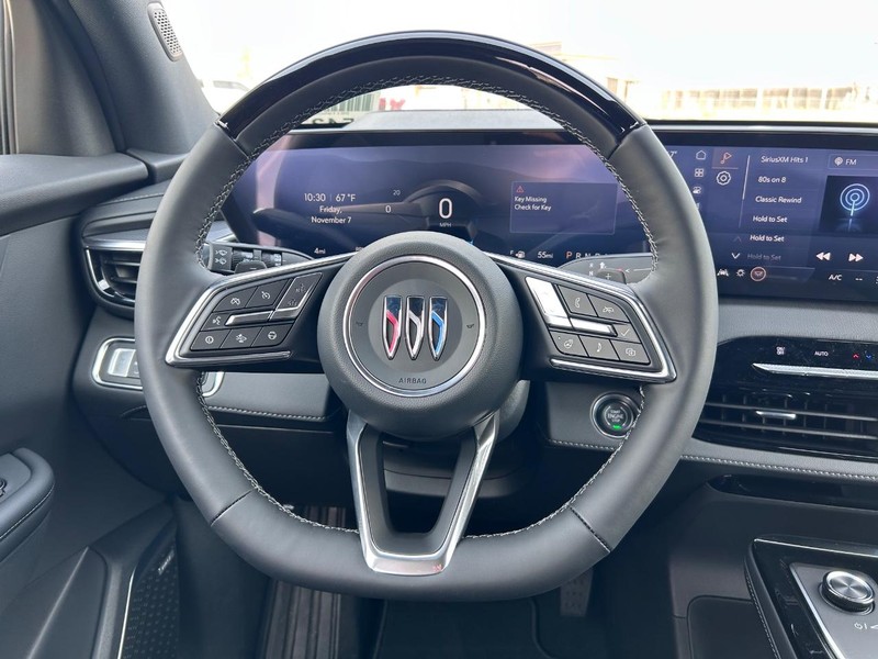 Buick Enclave Vehicle Full-screen Gallery Image 12