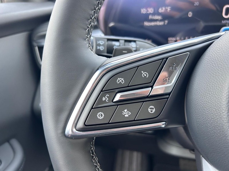 Buick Enclave Vehicle Full-screen Gallery Image 13