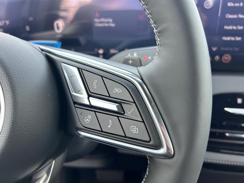 Buick Enclave Vehicle Full-screen Gallery Image 14