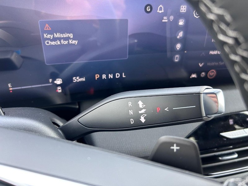 Buick Enclave Vehicle Full-screen Gallery Image 15