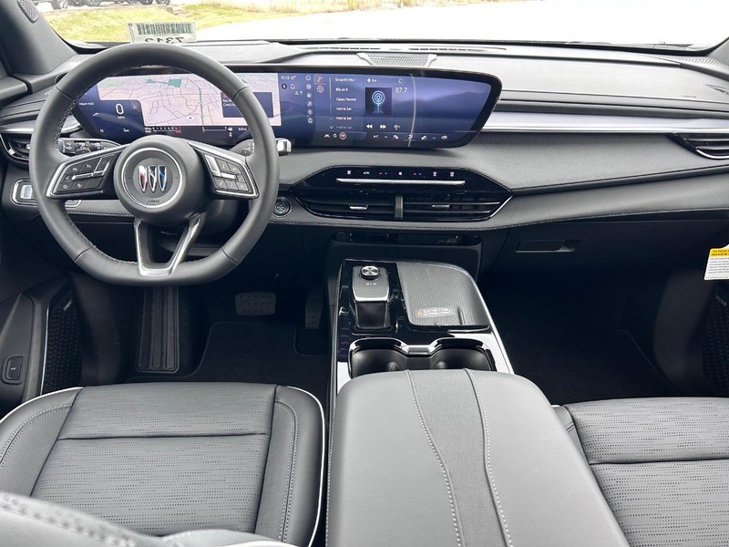 Buick Enclave Vehicle Full-screen Gallery Image 11