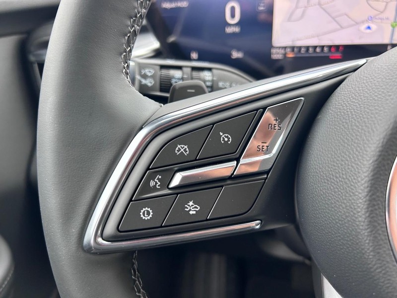 Buick Enclave Vehicle Full-screen Gallery Image 13