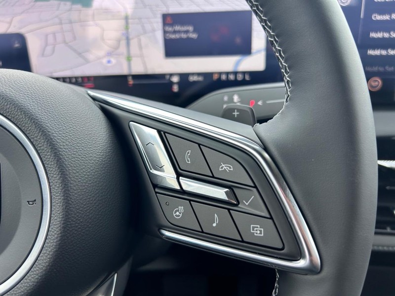 Buick Enclave Vehicle Full-screen Gallery Image 14