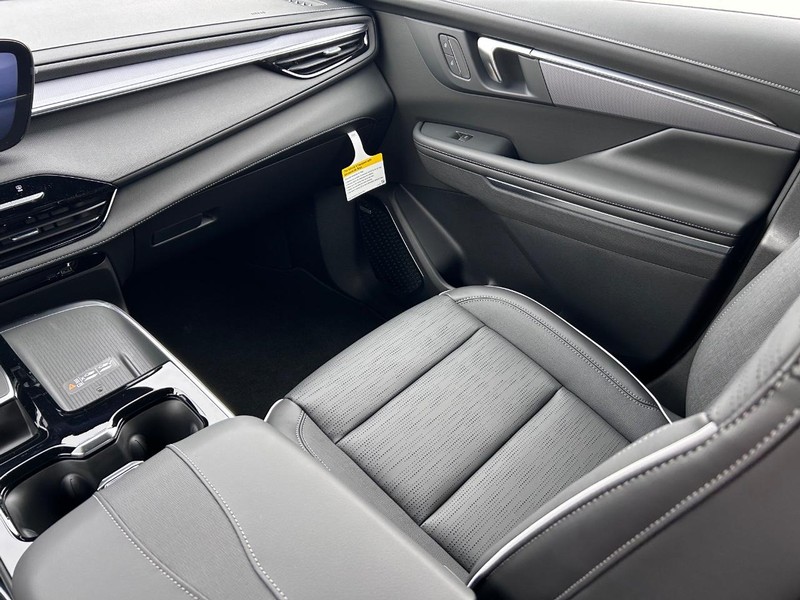 Buick Enclave Vehicle Full-screen Gallery Image 17