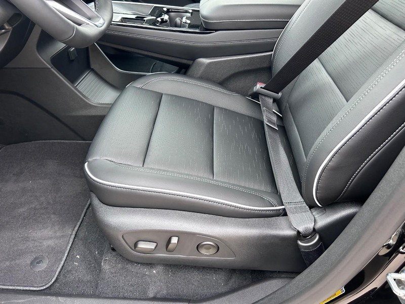 Buick Enclave Vehicle Full-screen Gallery Image 20