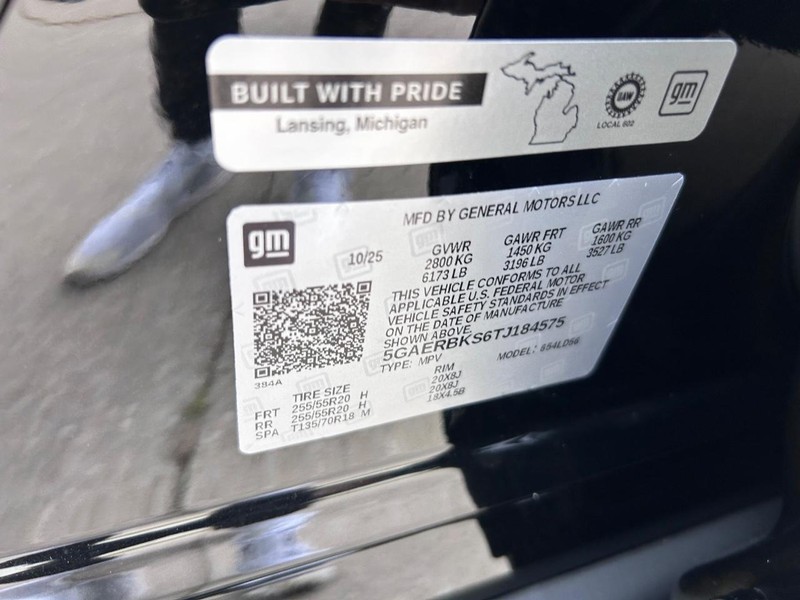 Buick Enclave Vehicle Full-screen Gallery Image 23