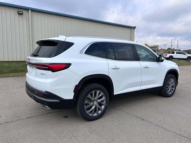 Buick Enclave Vehicle Full-screen Gallery Image 3