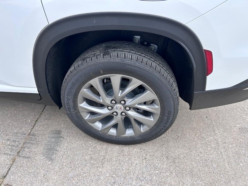 Buick Enclave Vehicle Full-screen Gallery Image 7