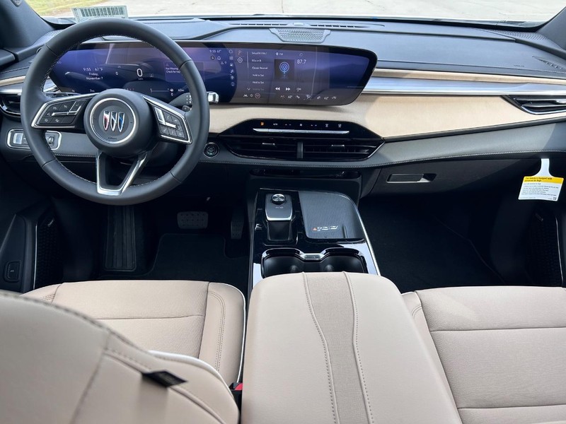 Buick Enclave Vehicle Full-screen Gallery Image 11