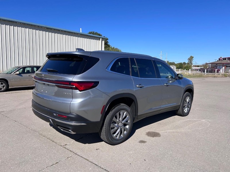 GMC Acadia Vehicle Full-screen Gallery Image 3