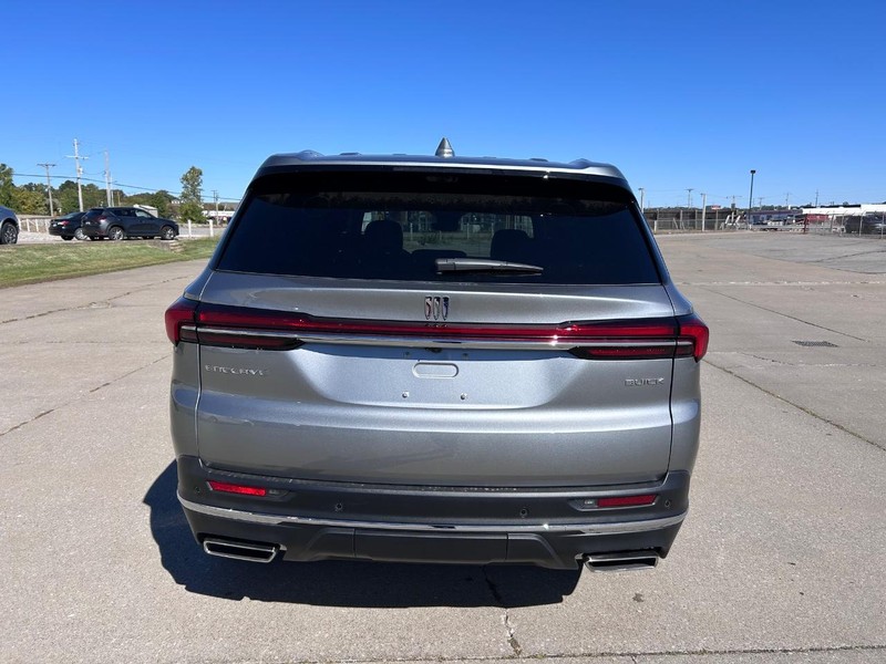 GMC Acadia Vehicle Full-screen Gallery Image 4