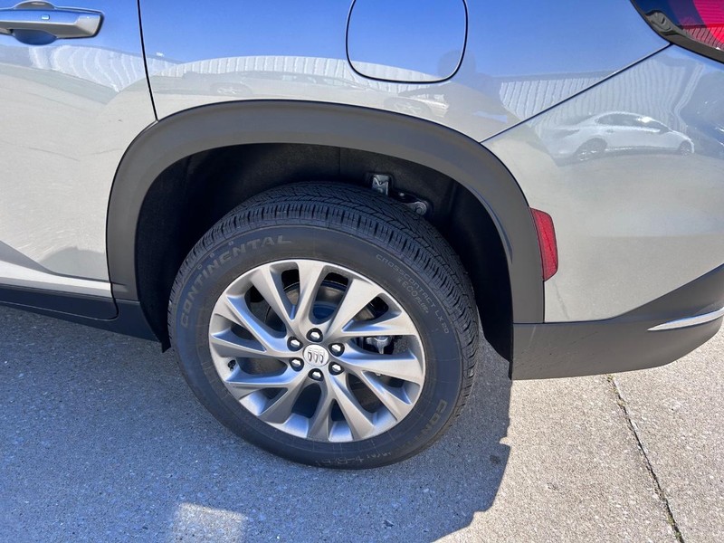 GMC Acadia Vehicle Full-screen Gallery Image 7