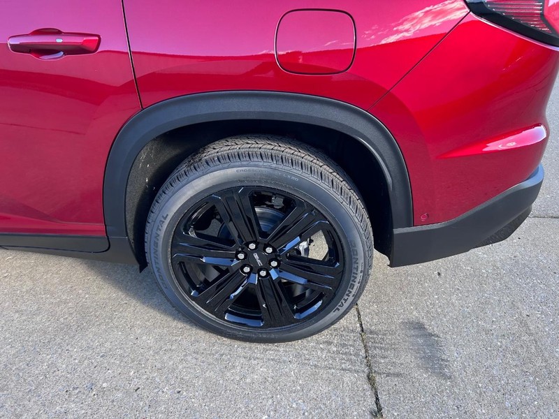 GMC Acadia Vehicle Full-screen Gallery Image 7