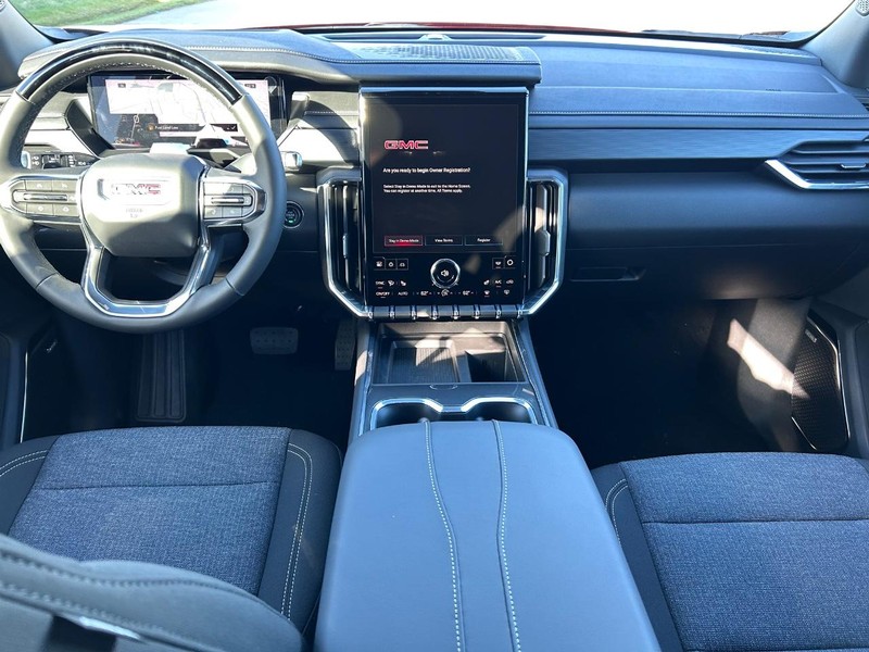 GMC Acadia Vehicle Full-screen Gallery Image 11