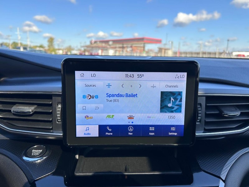 Ford Explorer Vehicle Full-screen Gallery Image 15