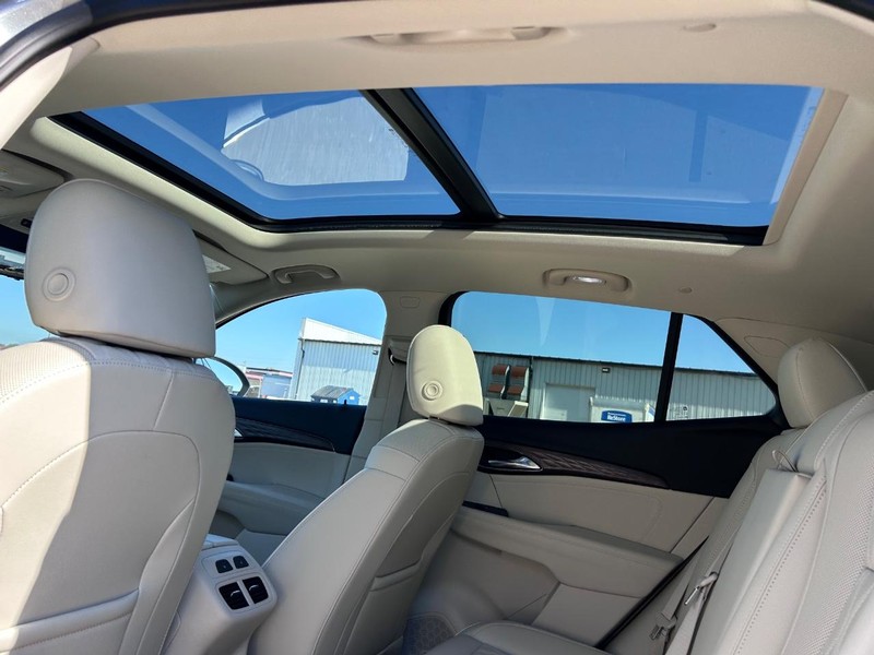 Buick Envision Vehicle Full-screen Gallery Image 9