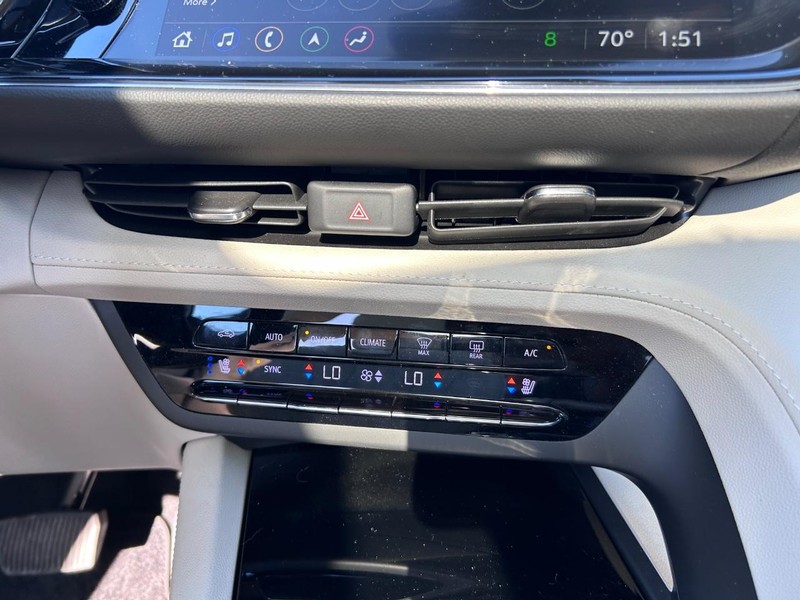 Buick Envision Vehicle Full-screen Gallery Image 15