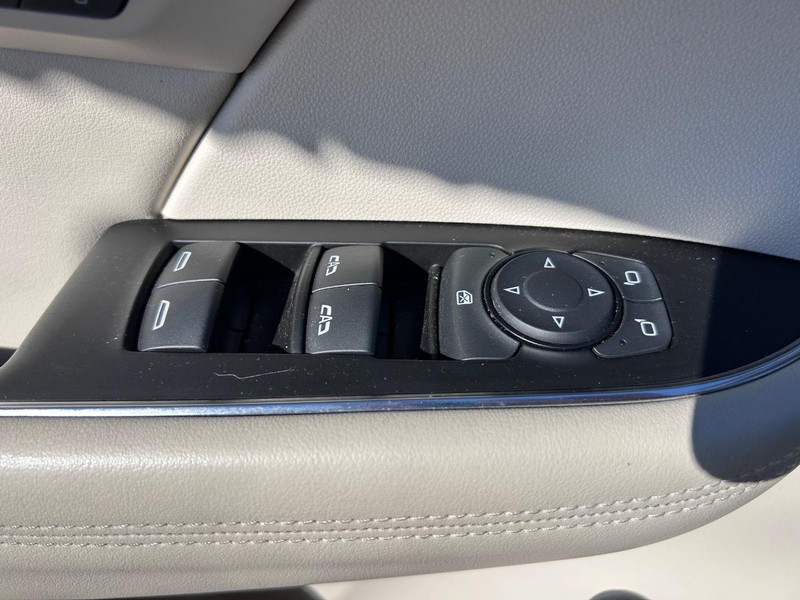 Buick Envision Vehicle Full-screen Gallery Image 18