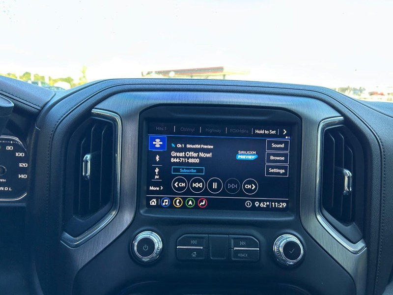 GMC Sierra 1500 Vehicle Full-screen Gallery Image 12