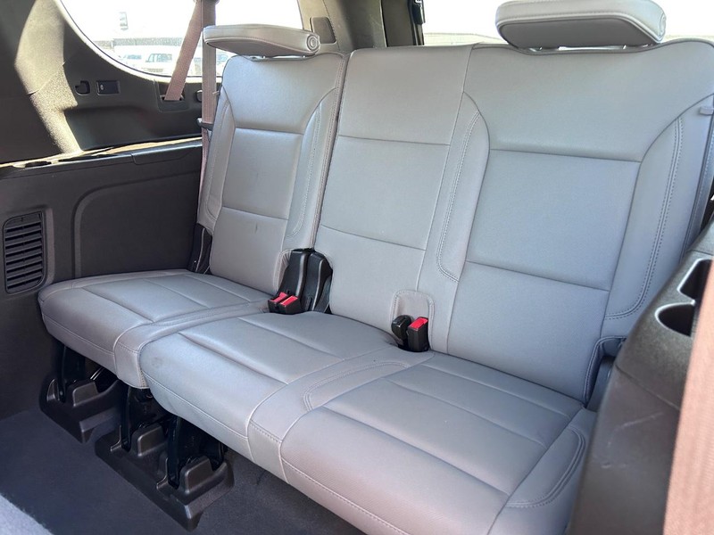 GMC Yukon XL Vehicle Full-screen Gallery Image 8