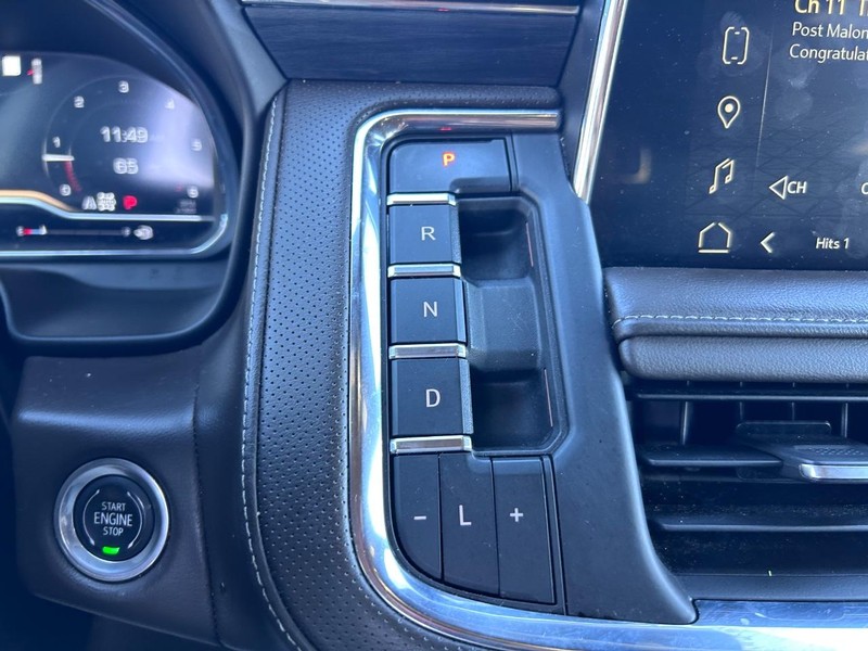 GMC Yukon XL Vehicle Full-screen Gallery Image 17