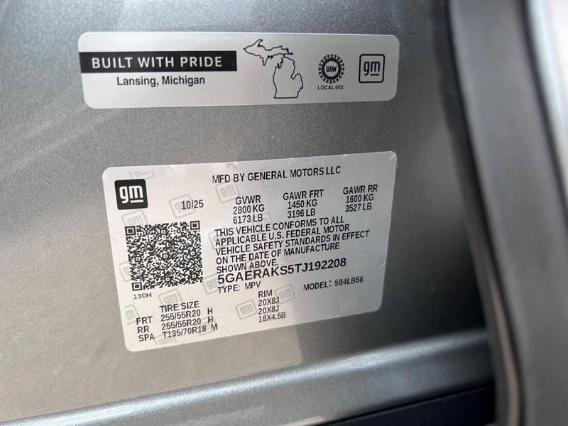 Buick Enclave Vehicle Full-screen Gallery Image 23