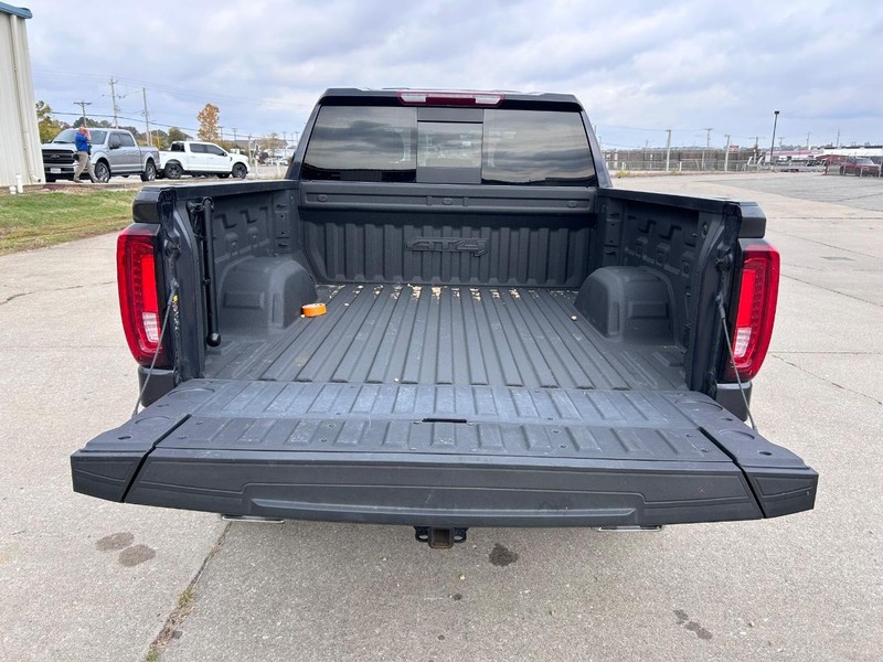 GMC Sierra 1500 Vehicle Full-screen Gallery Image 5