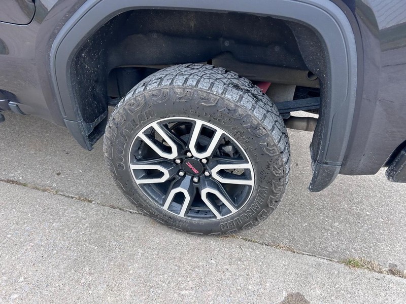 GMC Sierra 1500 Vehicle Full-screen Gallery Image 6