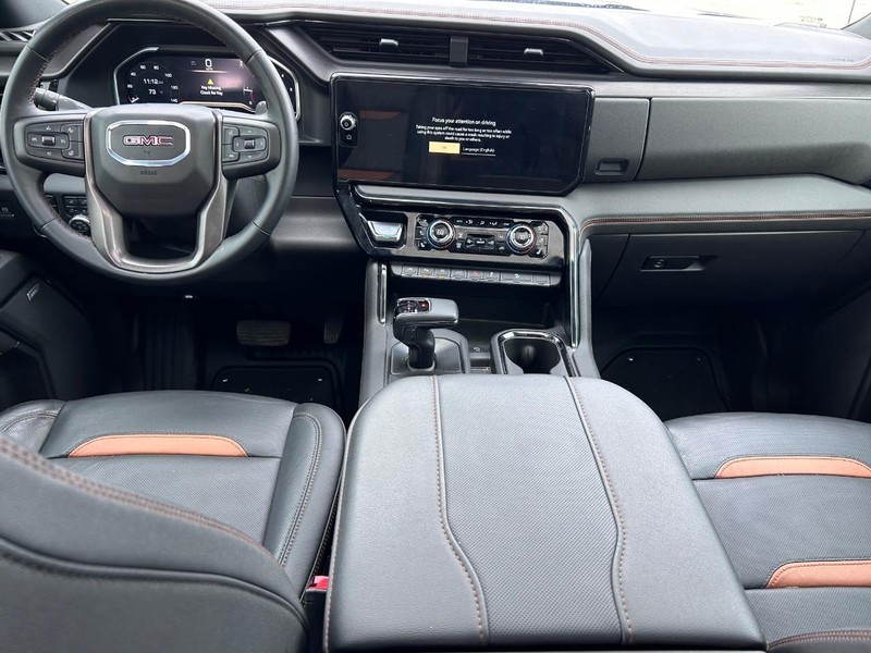 GMC Sierra 1500 Vehicle Full-screen Gallery Image 9