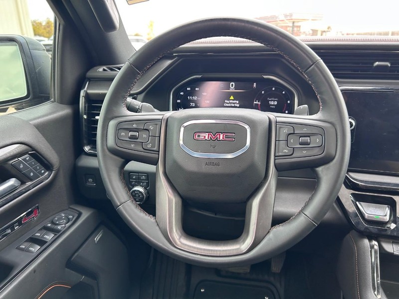 GMC Sierra 1500 Vehicle Full-screen Gallery Image 10