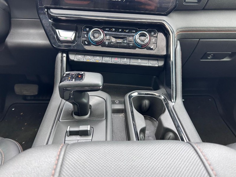 GMC Sierra 1500 Vehicle Full-screen Gallery Image 15