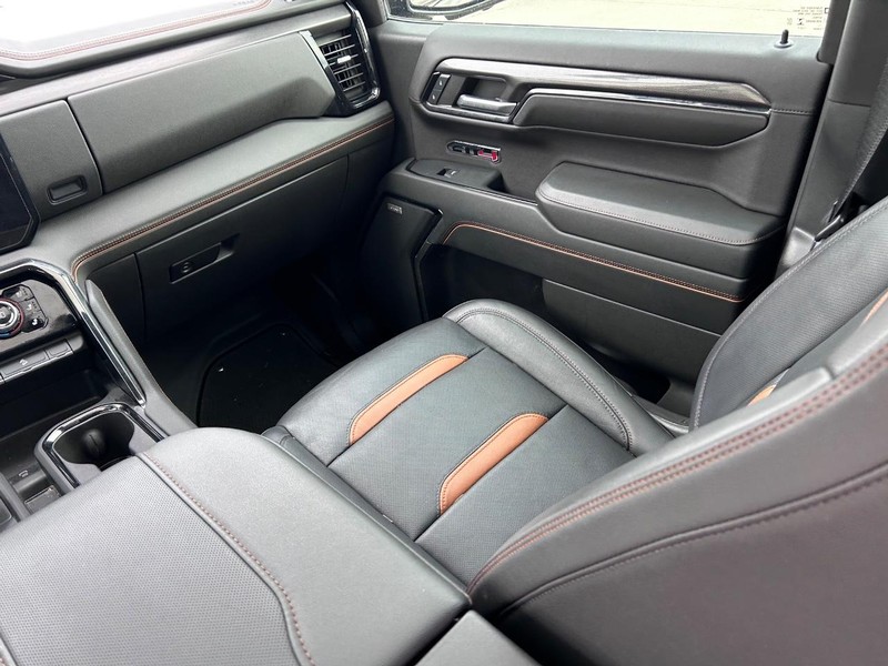 GMC Sierra 1500 Vehicle Full-screen Gallery Image 16