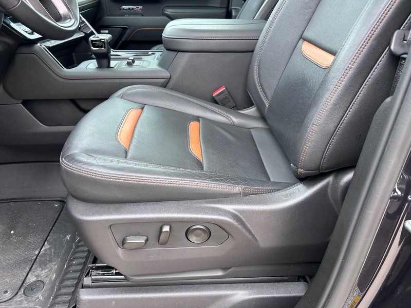 GMC Sierra 1500 Vehicle Full-screen Gallery Image 19