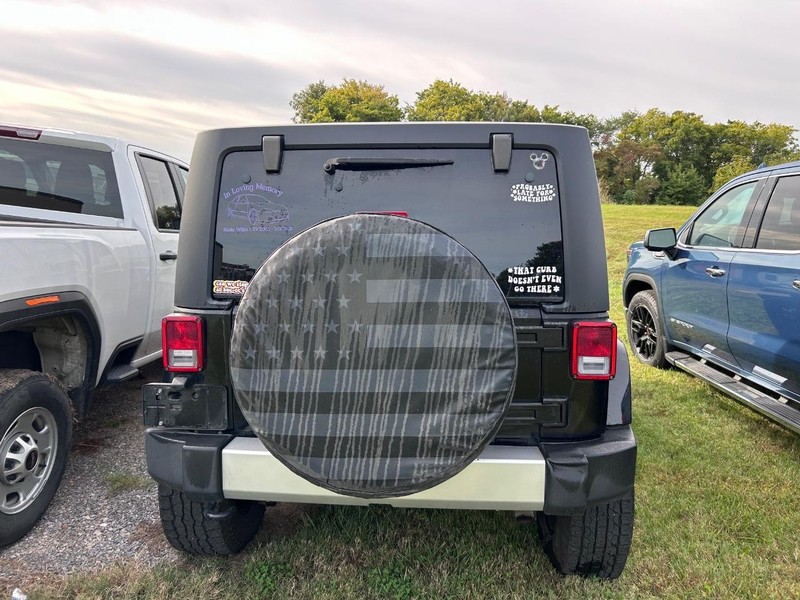 Jeep Wrangler Unlimited Vehicle Full-screen Gallery Image 3