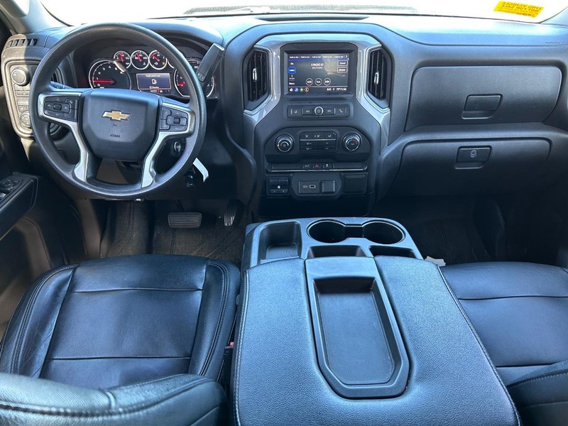 Chevrolet Silverado 2500HD Vehicle Full-screen Gallery Image 8