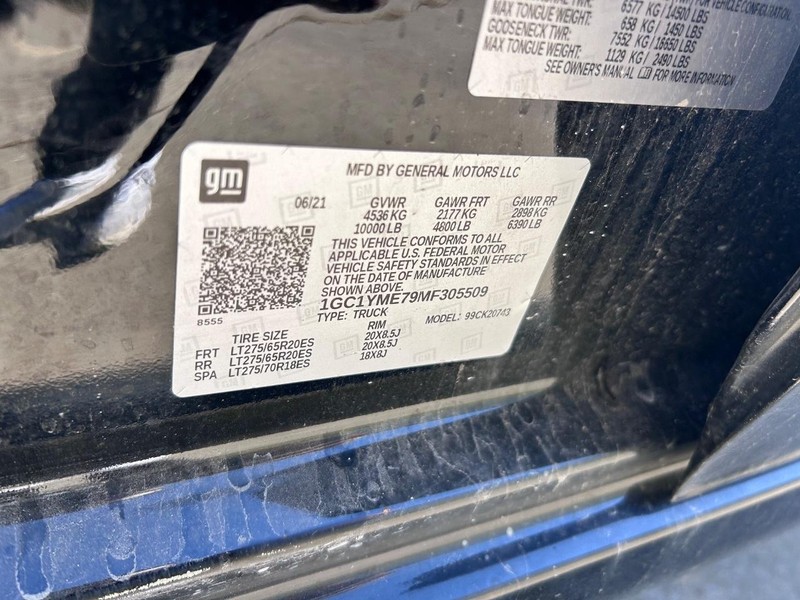 Chevrolet Silverado 2500HD Vehicle Full-screen Gallery Image 19