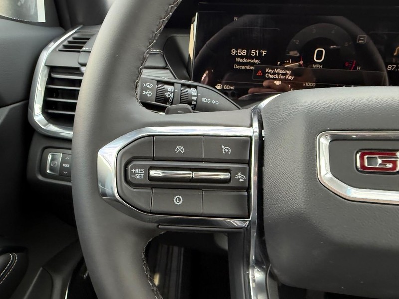 GMC Acadia Vehicle Full-screen Gallery Image 13