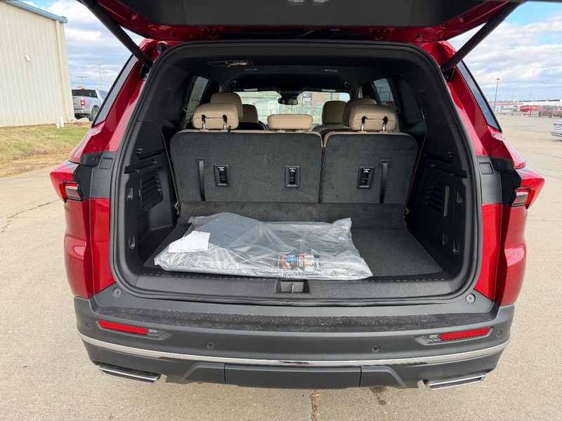 Buick Enclave Vehicle Full-screen Gallery Image 5