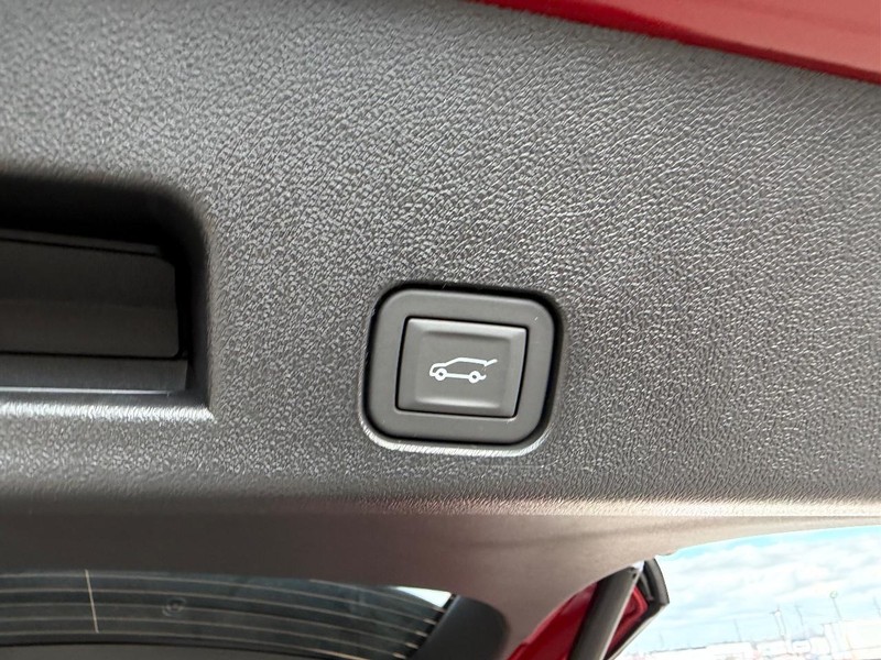 Buick Enclave Vehicle Full-screen Gallery Image 6