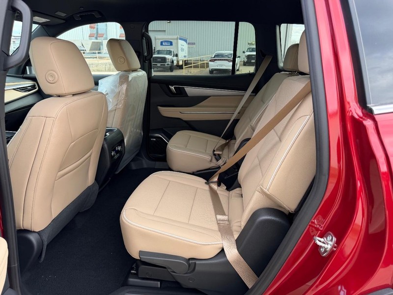 Buick Enclave Vehicle Full-screen Gallery Image 9