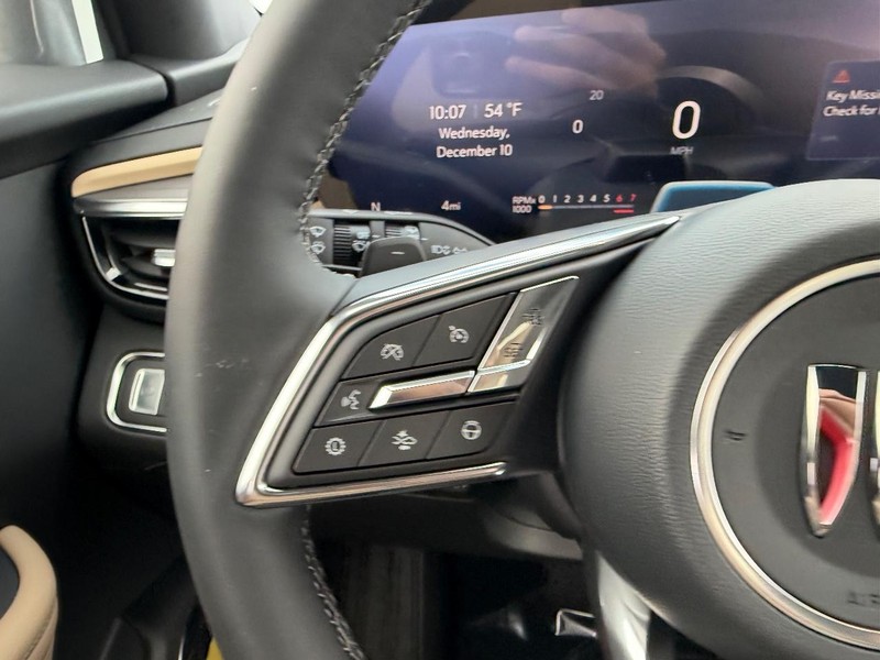 Buick Enclave Vehicle Full-screen Gallery Image 13