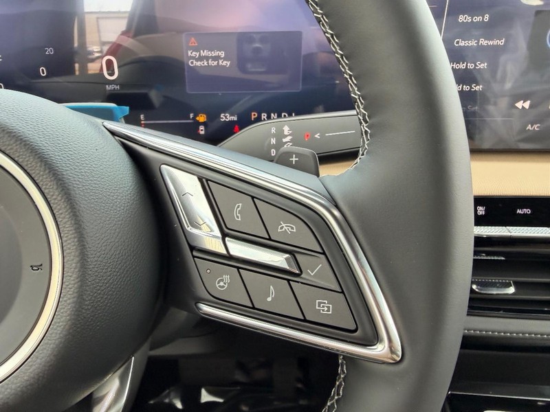 Buick Enclave Vehicle Full-screen Gallery Image 14