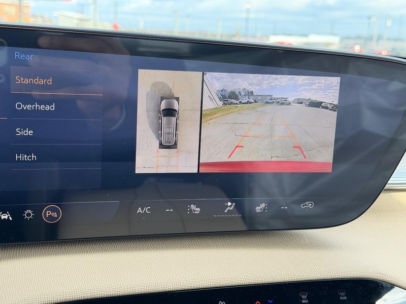 Buick Enclave Vehicle Full-screen Gallery Image 22